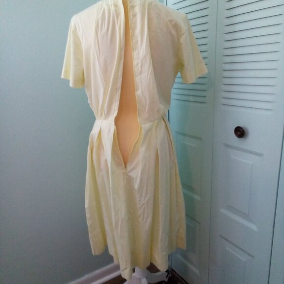 50s HERMAN MARCUS COTTON PIN-UP ROCKABILLY PALE YELLOW DRESS LACE BUTTONS PLEATS - Picture 8 of 13